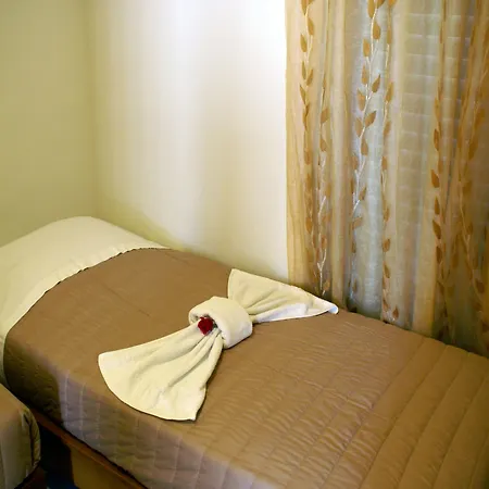 Golden Sun Apart Otel 2*