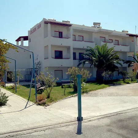 Golden Sun Aparthotel 2*