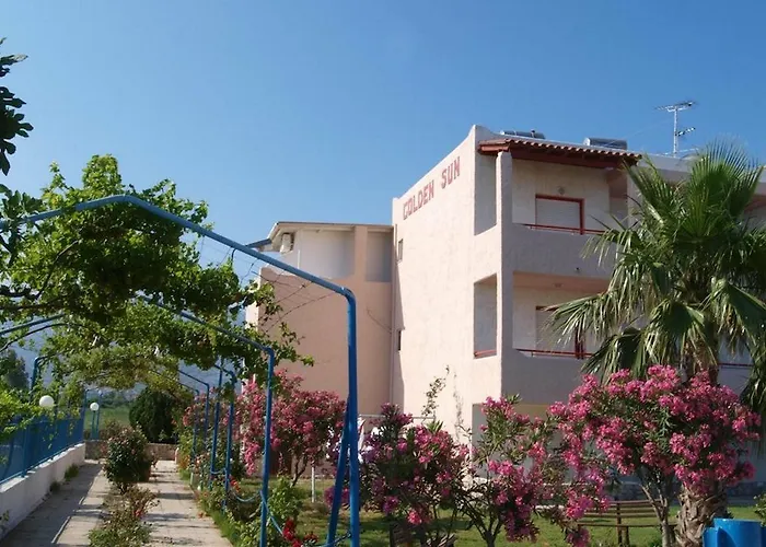 金色阳光酒店 2* Tigaki